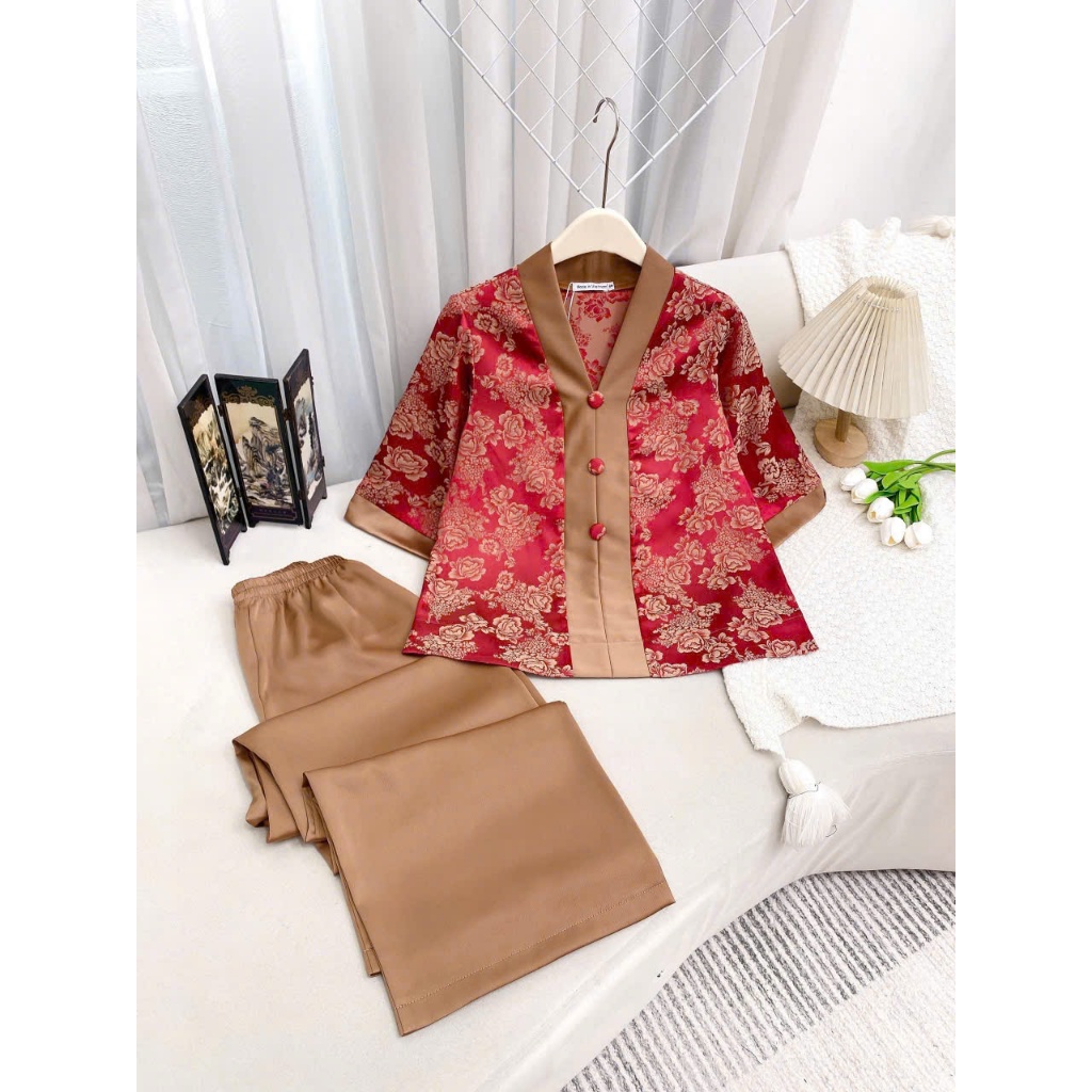 Đồ lam đi chùa nữ cổ V 3 cúc bọc Pháp phục đi chùa Bộ đi lễ lụa vân gỗ mềm mịn, dáng xuông