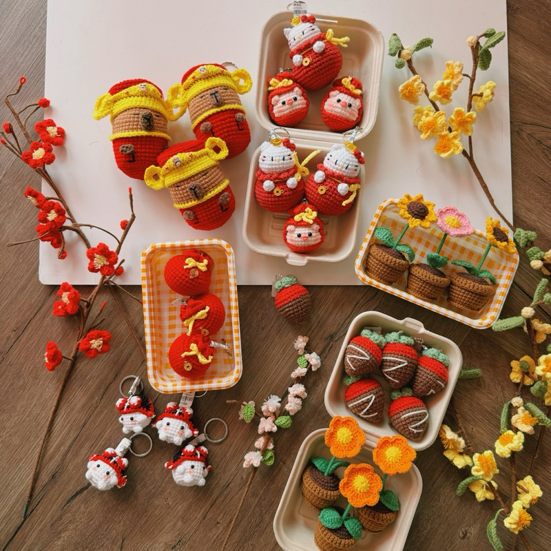 Móc Khoá Len Tết Thần Tài Mèo Capybara Chiêu Tài Lộc Hồng Bao Dễ Thương Handmade