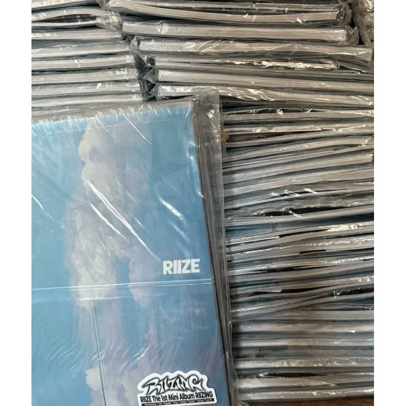 RIIZE - 1st Mini Album RIIZING Collect Book Ver. | Shopee Việt Nam