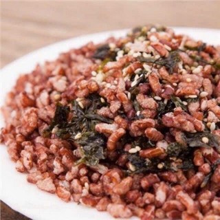 Ăn vặt healthy-Gạo lứt sấy rong biển, không gia vị,vị cay nhẹ,nhiều dinh dưỡng tốt cho sức khỏe.
