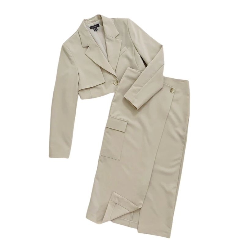 (Sale.BomoHouse) Set áo khoác blazer cropped, chân váy dài Primarkk* bigsize - dư xịn.
