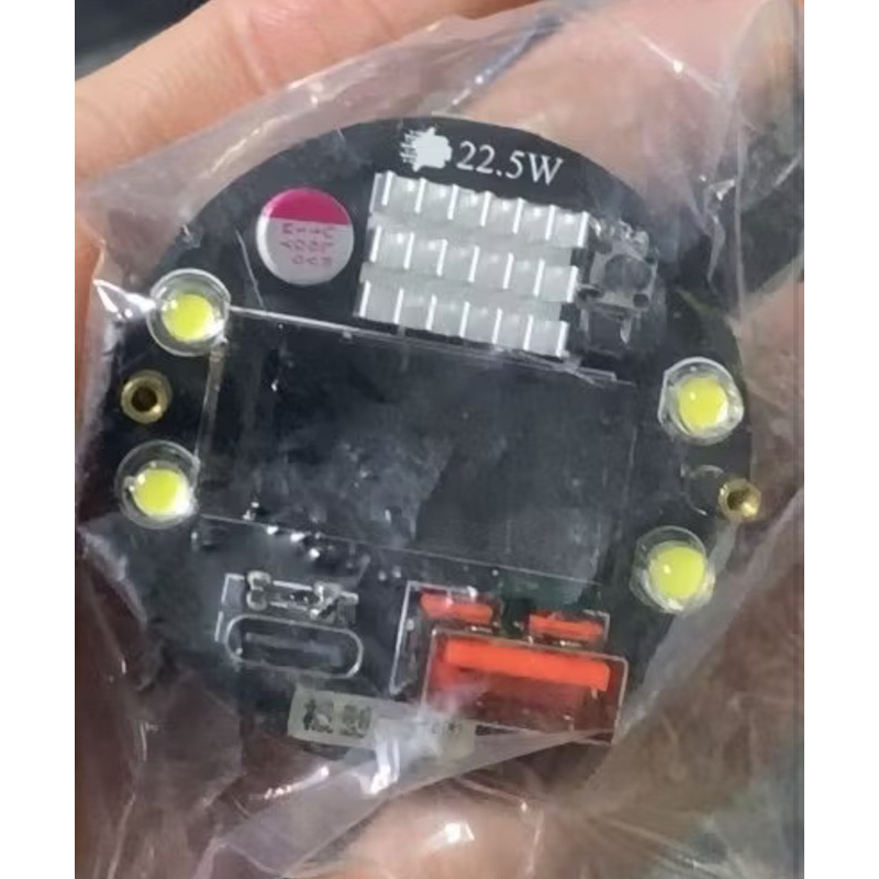 Pin dự phòng Tesla 4680-46950 tích hợp đèn pin 4 led - LCD hiển