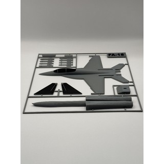 Kit mô hình máy bay F/A-18 Hornet màu xám