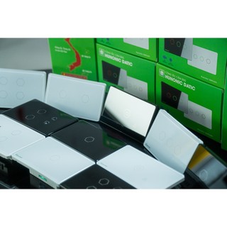 Công tắc cảm ứng Hunonic Datic 3 Nút CSL kết nối Wifi điều khiển mọi thiết bị từ xa qua điện thoại