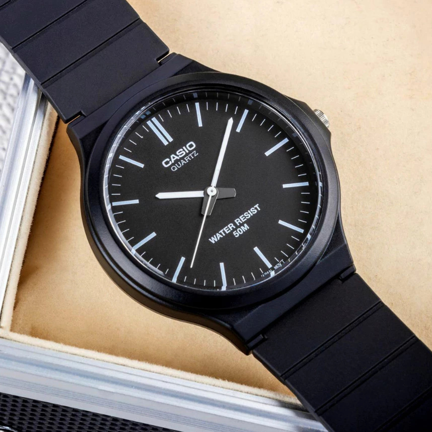 Ảnh Đồng Hồ Casio Nam MW-240-1EVDF Mặt Tròn Dây Cao Su Chính Hãng 2