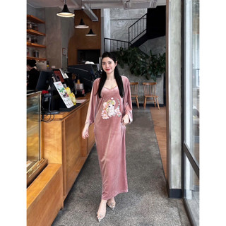 Váy nhung hai dây thêu chuột hoa dáng xuông