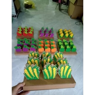 Vỉ rau củ quả mô hình làm bằng bìa carton và vải dạ cho trẻ mầm non