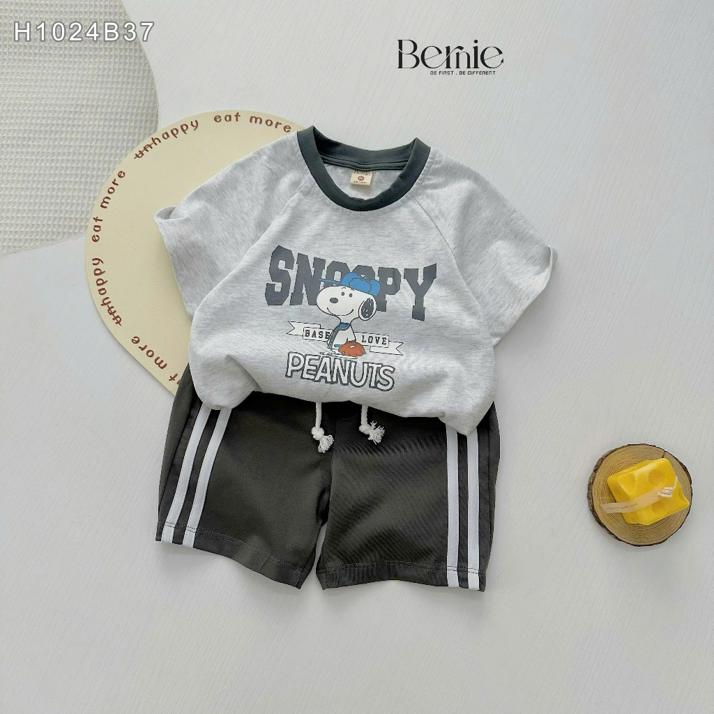 Bộ cotton cộc tay in hình snoopy peanuts, bộ thun cổ tròn quần phối sọc thể thao khoẻ khoắn H1024B37