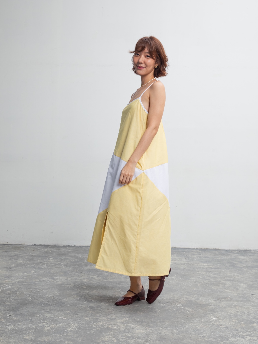 RUSTEA Vitamin Slip Dress - Đầm 2 dây cổ ngang phối 2 màu xẻ vạt trước ...