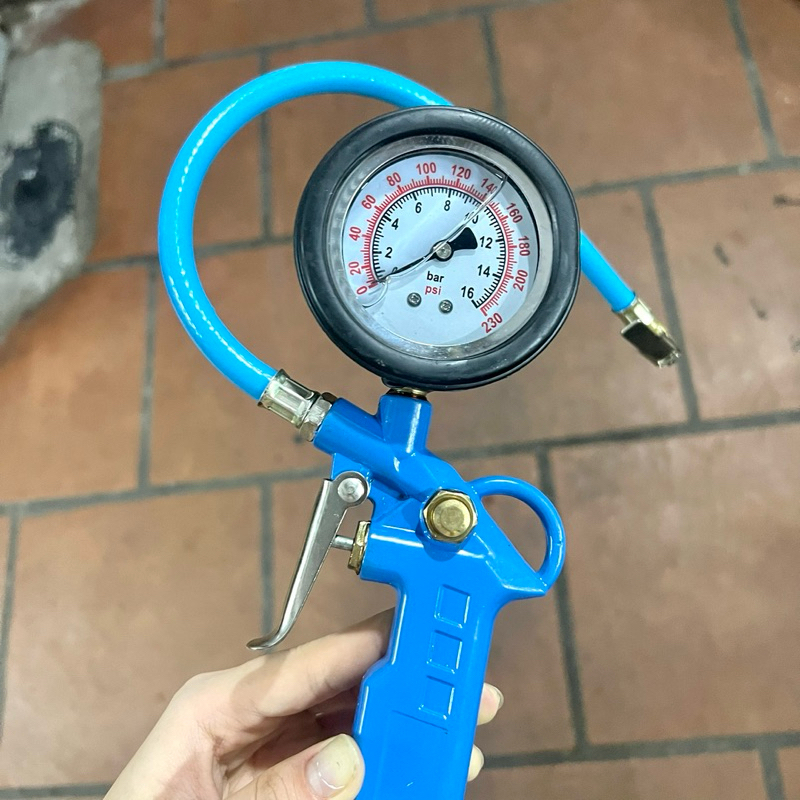 [RẺ NHẤT] Bơm đồng hồ ô tô - xe máy -kiêm đồng hồ đo áp suất lốp hàng có dầu [GIÁ TỐT]