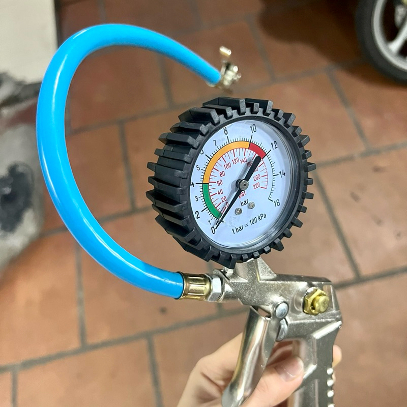 Đồng hồ bơm lốp ô tô xe máy khí nén