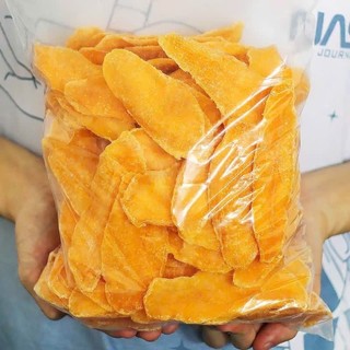 Xoài sấy dẻo loại 1,có vị chua chua ngọt ngọt hòa quyện cùng mùi thơm thanh thoát của xoài chín khiến ai cũng mê.