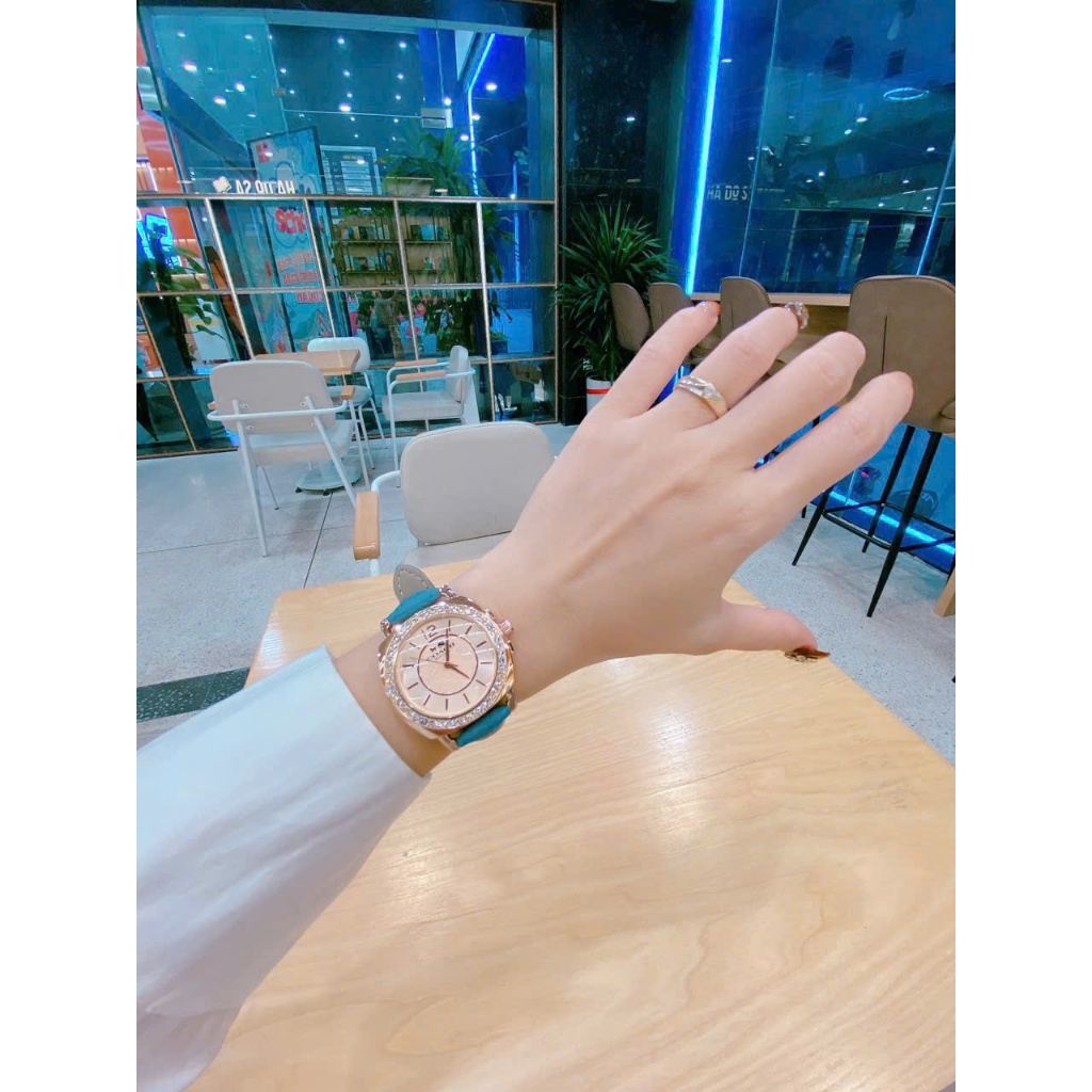 Đồng hồ nữ Coach dây da mịn cao cấp