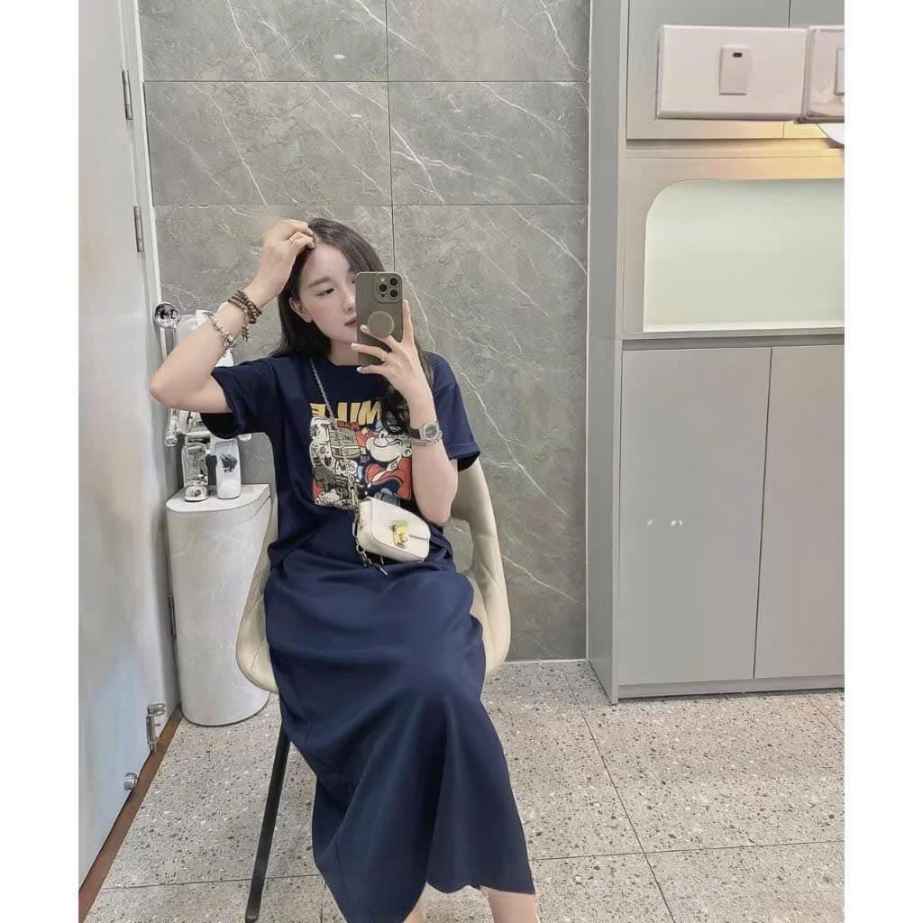 set váy nữ , áo thun nữ  họa tiết cute phối chân váy dài suông midi màu xanh than Donna hcom25133