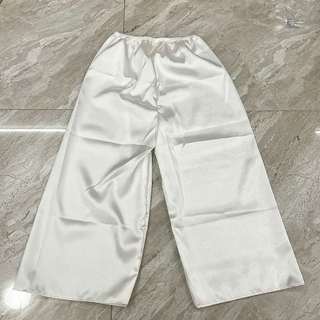 Quần lụa mặc áo dài, áo bà ba cho bé gái chất lụa bóng cao cấp mềm mịn QU01 - BIATONKIDS