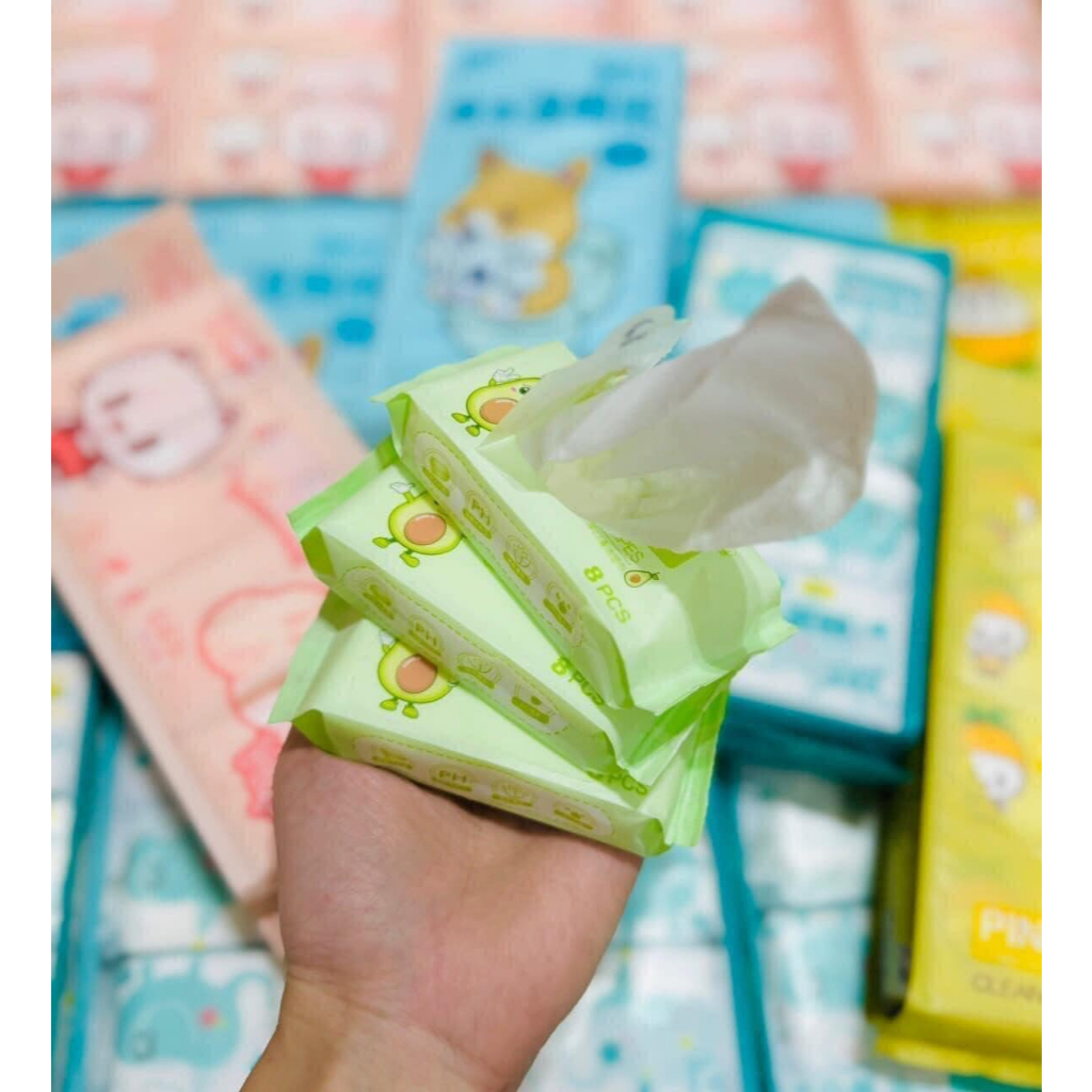 BỊCH 8 GÓI KHĂN ƯỚT MINI TIỆN LỢI MANG THEO - MỖI BỊCH 8 GÓI, MỖI GÓI 8 TỜ