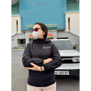 Áo khoác Vinfast nam nữ có mũ 2 lớp, freesize dưới 90kg, unisex, chống nước nhẹ. Vinfast windproof jacket