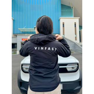 Áo khoác Vinfast nam nữ có mũ 2 lớp, freesize dưới 90kg, unisex, chống nước nhẹ. Vinfast windproof jacket