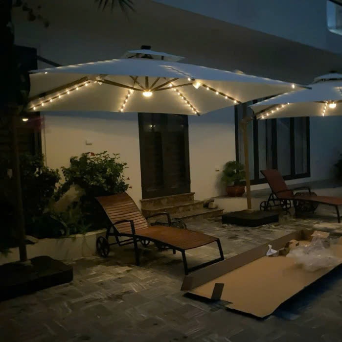 Ô Lệch Lâm Có Đèn Led Hạt 3x3m Hợp Kim Chính Hãng có đèn dạng sao đế nhựa đổ nước, đế Inox