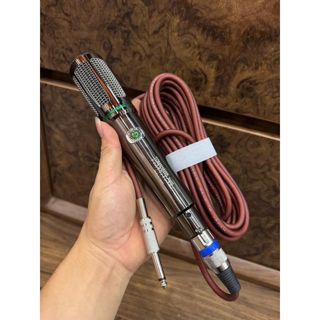 Micro Karaoke Có Dây TOM AHAWK, Mic Hát Nhẹ Tiếng Trong Dùng Cho Dàn Karaoke