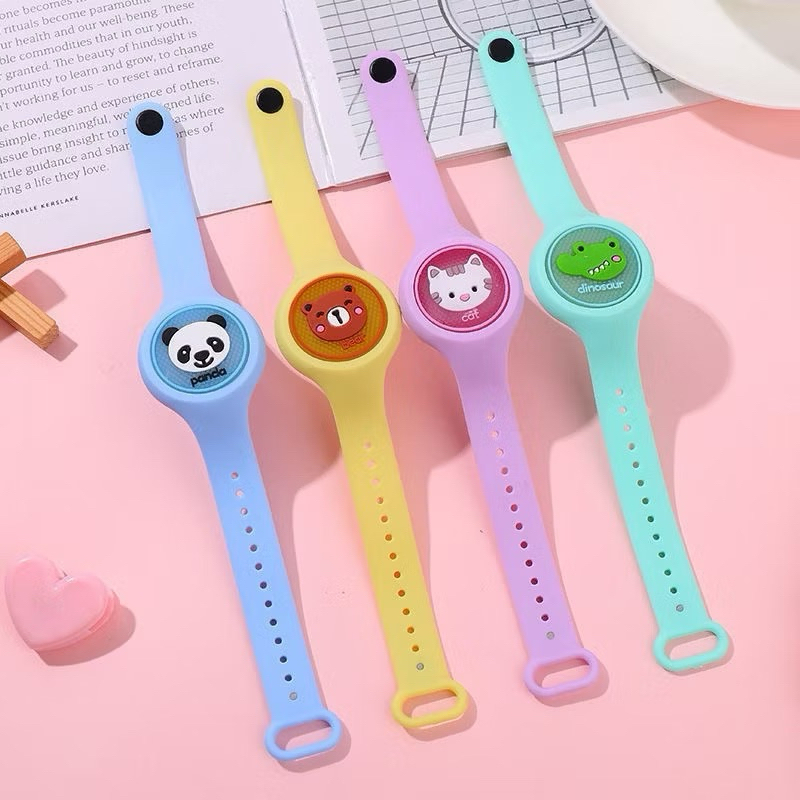 Đồng Hồ Đeo Tay Kèm Tinh Dầu Đuổi Muỗi Phát Sáng Hoạt Hình Dễ Thương Cho Bé (Có Hộp)
