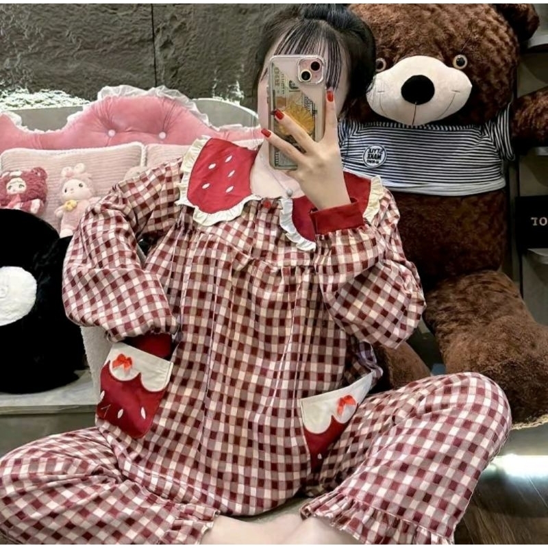 Đồ bộ đũi xốp nhung tay dài dáng babydoll phối túi dâu đáng yêu