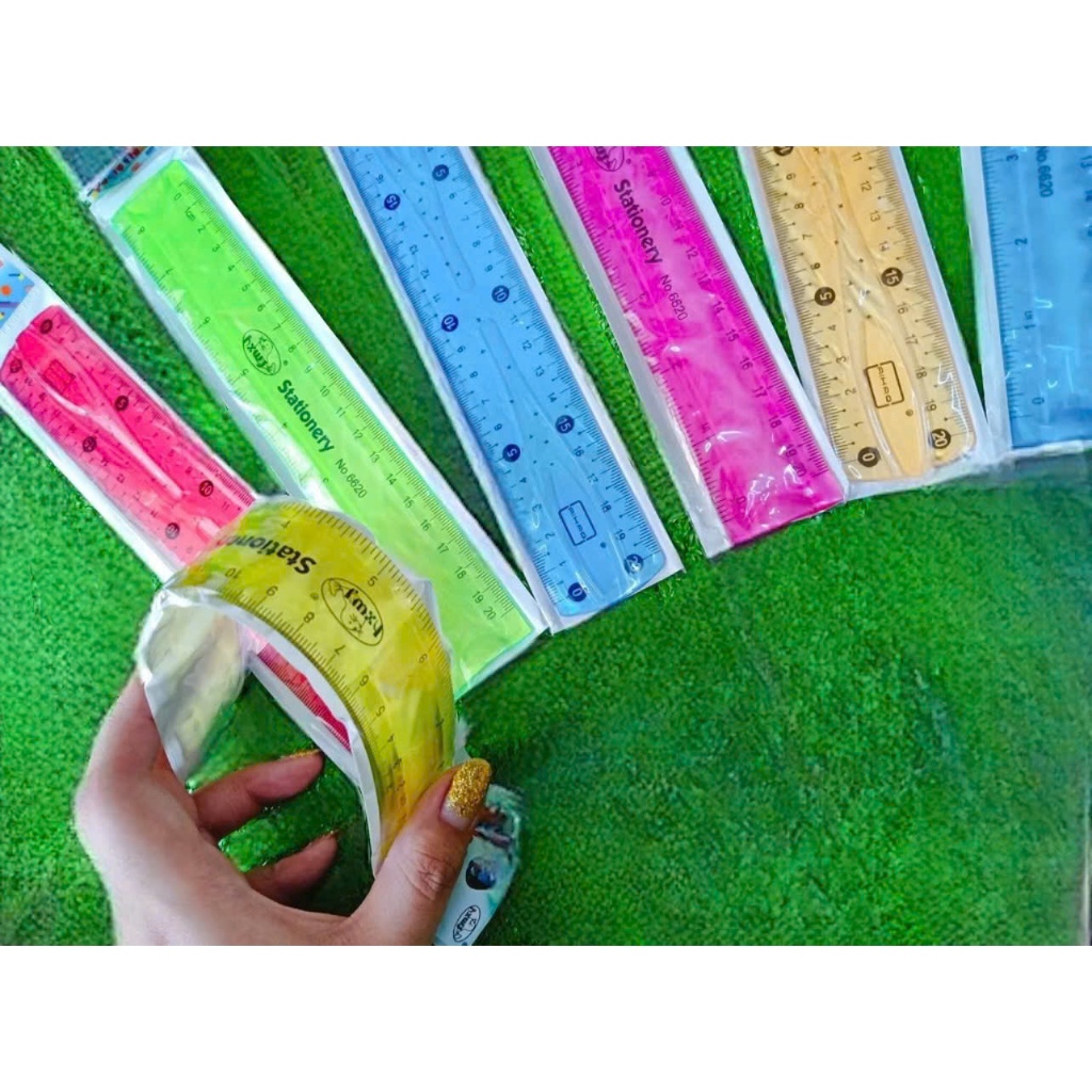 THƯỚC THẲNG NHỰA DẺO 20cm màu ngẫu nhiên (1 cây)