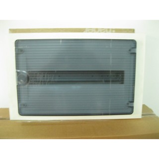 VF118TM – Tủ điện âm tường cánh nhựa trong 1 đường 18 module Hager