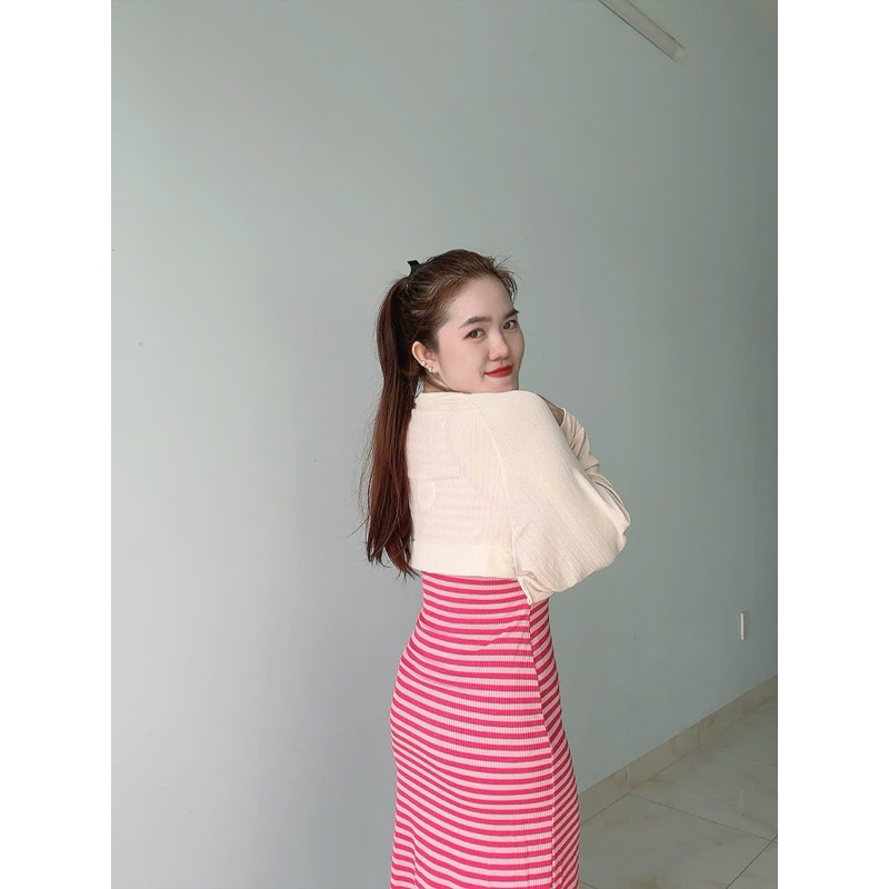 Váy dây kèm áo khoát tay dài len,váy ôm body hai dây viền 2 bên siêu tôn dáng thời trang hotgirl