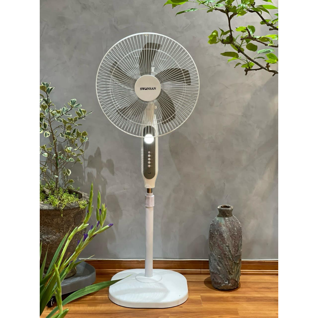 Quạt Cây KCT Sạc Tích Điện SWONSAN 12V Chính Hãng – Động Cơ Không Chổi Than, Có Đèn LED & Cổng USB