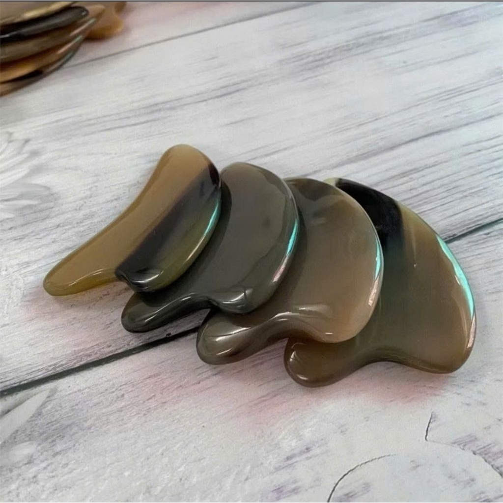 Dụng cụ Mát Xa Cạo gió Sừng Tim làm mịn Da mặt và toàn thân Chống Lão Hóa