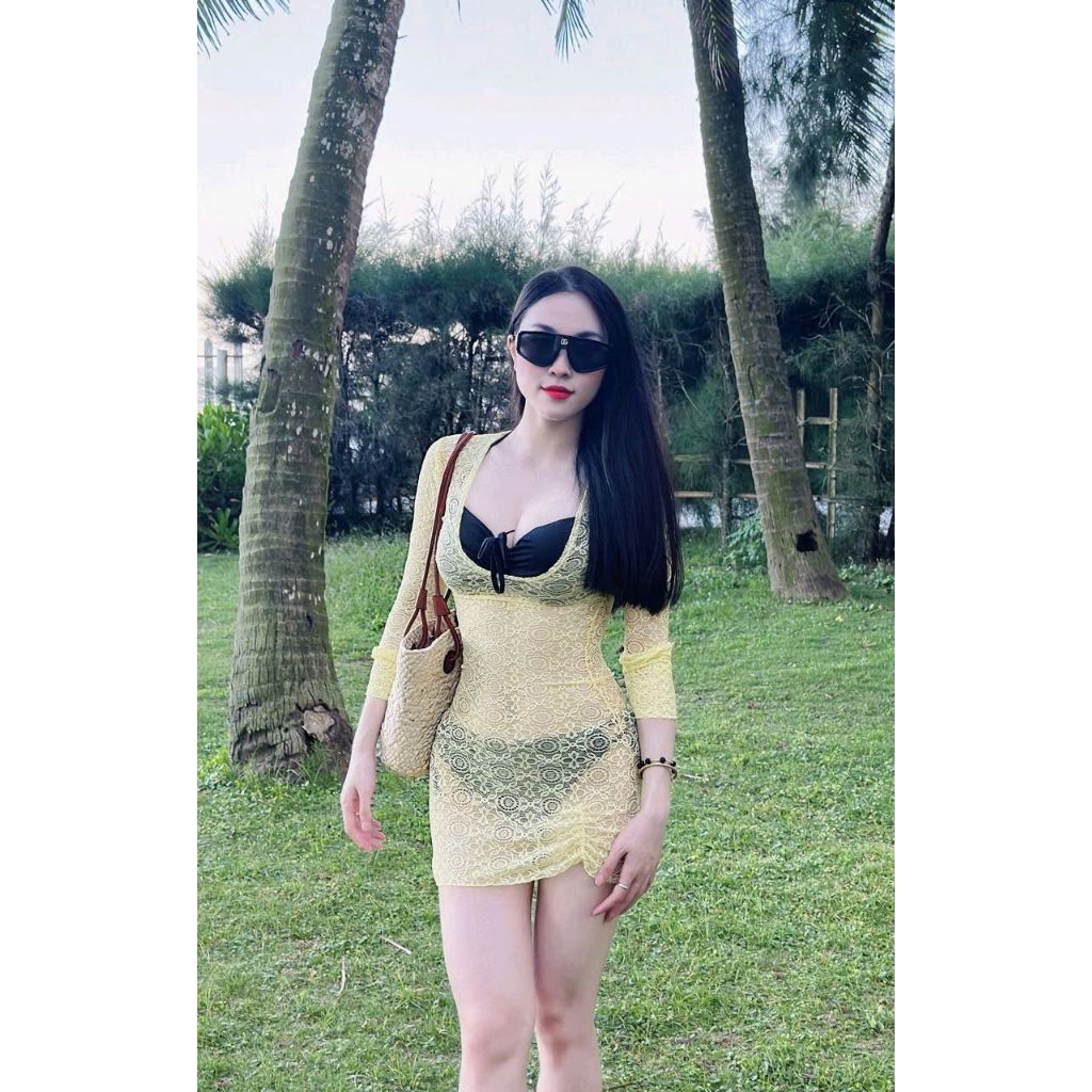 Váy ren vàng dài tay body xuyên thấu 1 lớp khoét ngực sâu chun lệch đùi  sexy gợi cảm