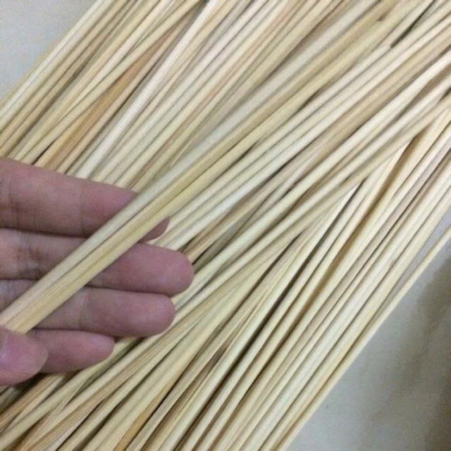 100g que xiên làm cành hoa sáp,hoa lụa,hoa giấy