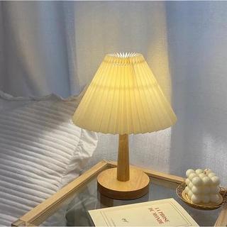 Đèn Học Để Bàn Chân Gỗ Xếp Ly Phong Cách Bắc Âu  -  Trang trí phòng cực chill