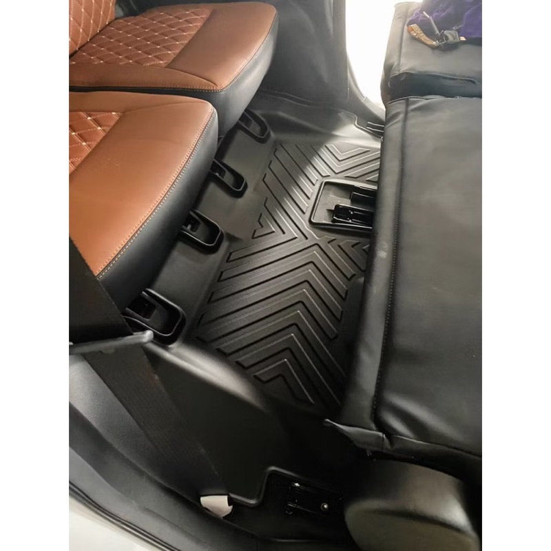 Thảm lót sàn nhựa TPE 5D xe Suzuki XL7/Ertiga tràn viền bậc hàng cao cấp