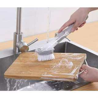 Cọ xoong nồi nhà bếp có tay cầm, Dụng cụ cọ rửa xoong nồi kèm bình đựng xà phòng