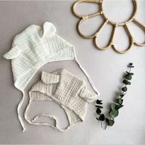Mũ trùm đầu cột dây giữ ấm cho bé chất xô muslin 4 lớp cao cấp ,họa tiết dễ thương cho bé từ 0m-1 tuổi.