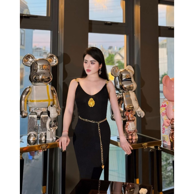Đầm len dệt kim hai dây tag Versace kèm belt đen trắng xanh lá cam