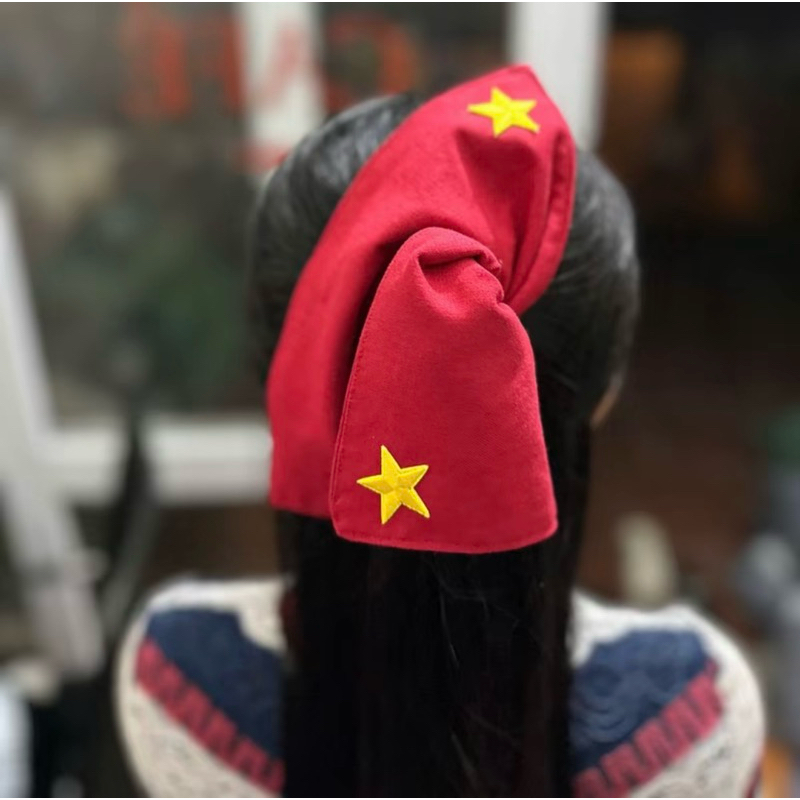 Scrunchie vuông hàng đẹp, phụ kiện buộc tóc cờ đỏ sao vàng ngôi sao thêu, phối khăn cờ đỏ sao vàng