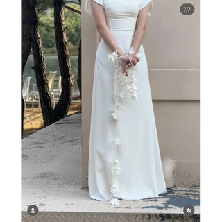 Hoa cưới cầm tay cô dâu dáng dài Lan Viên 1