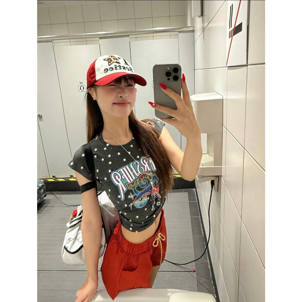 (sẵn)Áo baby tee cổ tròn màu ghi đậm hoạ tiết ngôi sao trắng chữ MERSHIER ABBT055 - Tiktik