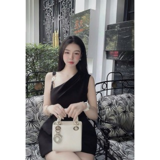 Váy thiết kế lệch vai hai dây chiết eo chân chữ A ngắn siêu xinh xắn cá tính cho các nàng đi chơi dạo phố – BaoTrang.clo