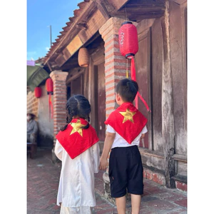 Khăn cờ đỏ sao vàng, khăn cờ tổ quốc, Khăn cờ Việt Nam. (04) ngôi sao nhũ (baby free,size 100cm)trẻ em.