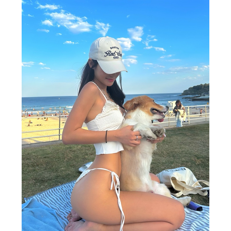 Bikini 2 mảnh màu trắng, vải thun lạnh