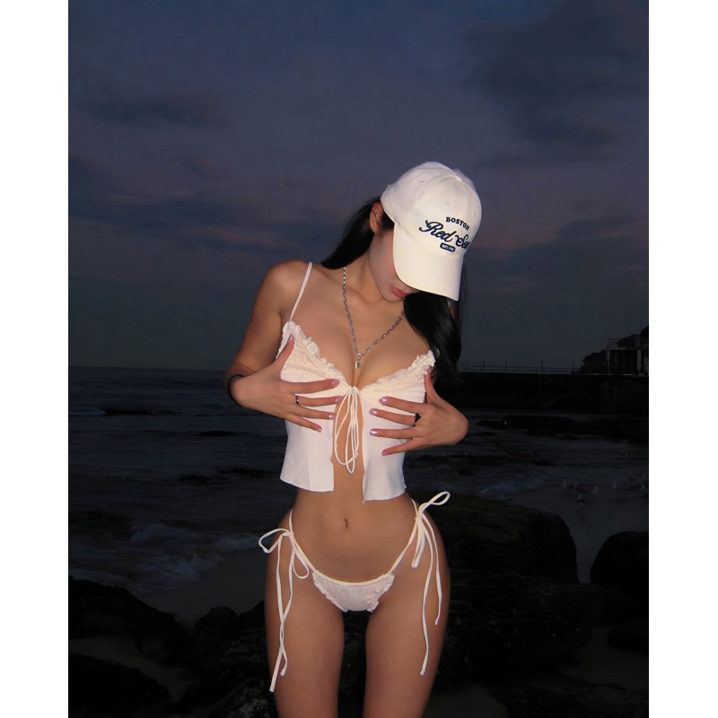 Bikini 2 mảnh màu trắng, vải thun lạnh