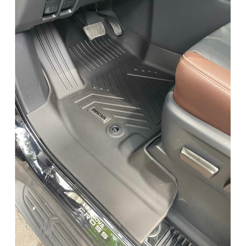 Thảm lót sàn nhựa TPE 5D tràn viền bậc xe Toyota innova cross 2024-2025 hàng cao cấp
