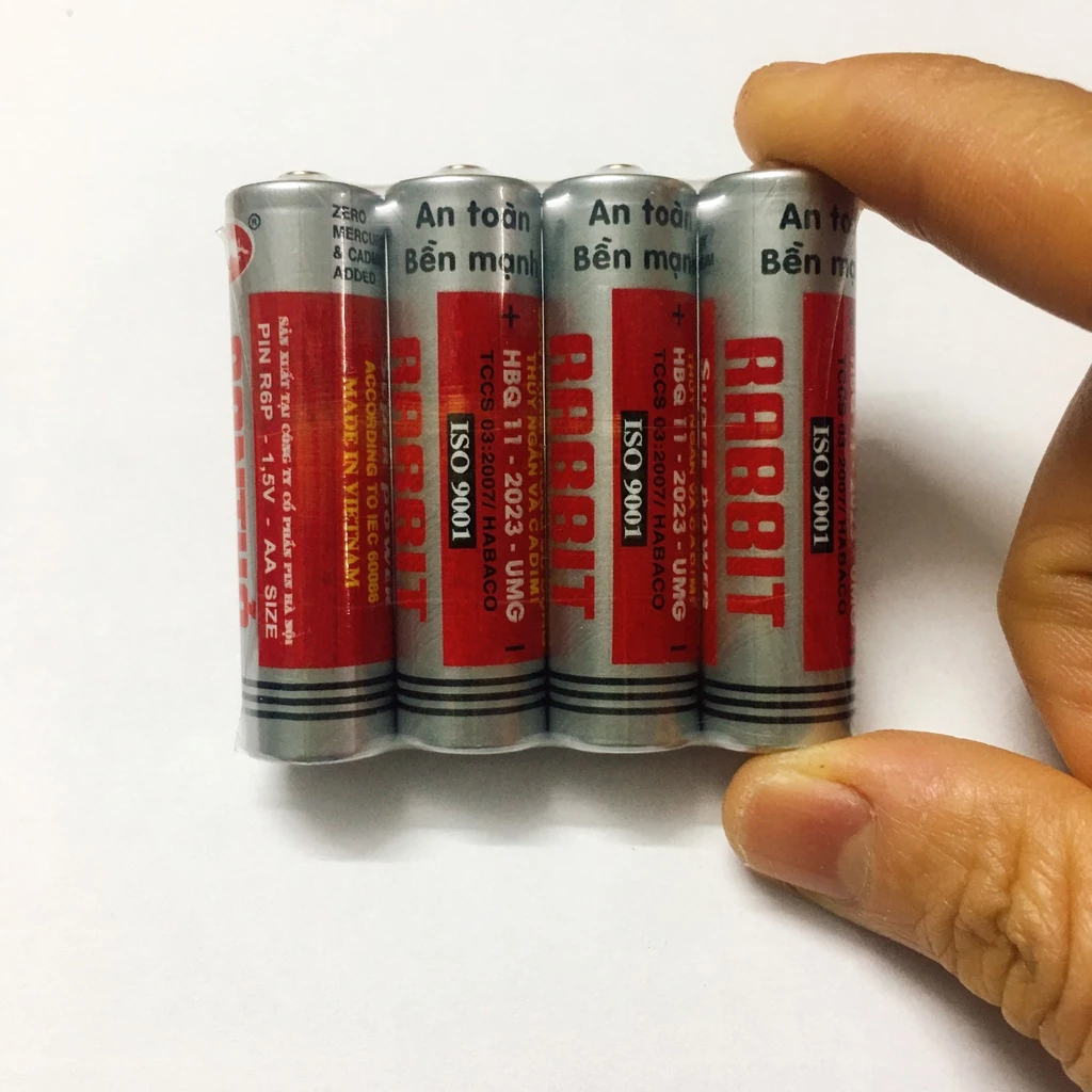 Vỉ 4 Pin con thỏ 1,5V , Pin AA lớn, Pin AAA bé, Pin tiểu, Pin đũa, lắp điều khiển, đồng đồ, đồ chơi - Chính Hãng