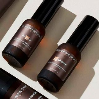 Synergie Skin ReVeal – Serum tái tạo da 15% AHA/BHA
