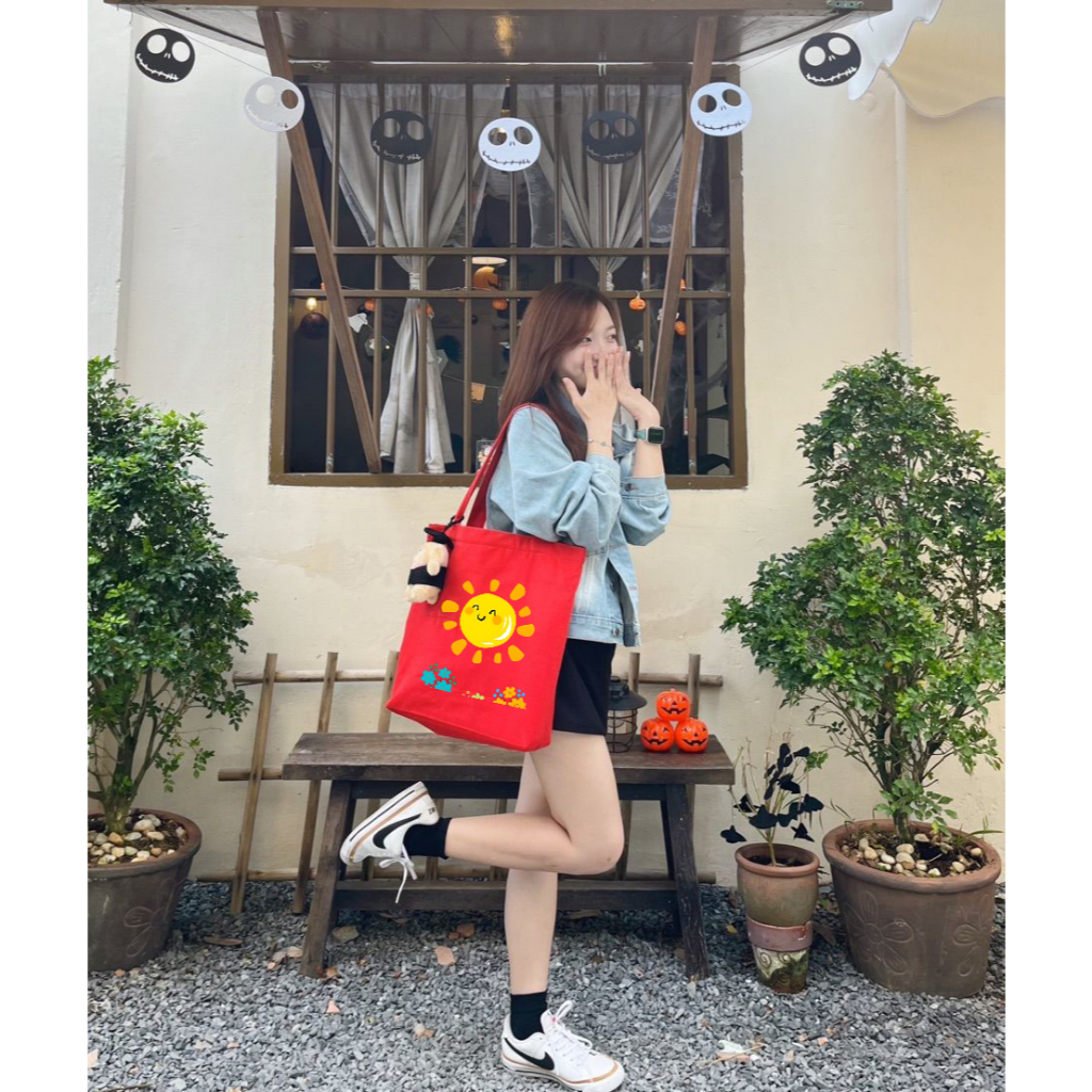 Túi vải canvas màu đỏ Mặt trời SUNNY CÓ KHÓA KÉO -  TÚI TOTE DU LỊCH đeo vai phong cách thời trang đựng đồ tuid014