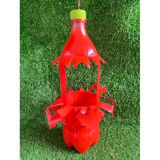 Chậu tái chế. 1 Chậu treo trồng cây. màu bằng sơn xịt,  rửa nước được. Nhóm 7
